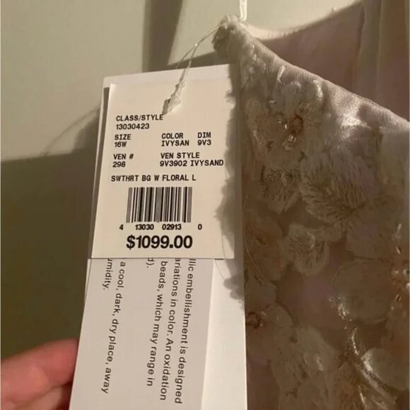 David's Bridal Cream Lace Wedding Dress - Picture 6 of 6